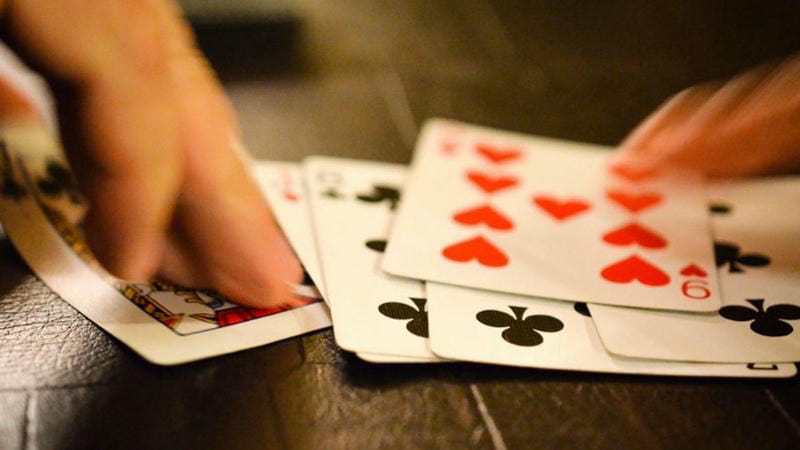  Ván bài kịch tính với khoảnh khắc báo ù tại iwin68